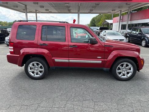 Used 2012 Jeep Liberty Sport AWD/4WD image 3