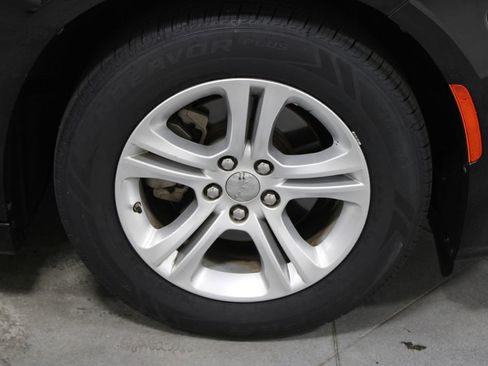 Used 2022 Dodge Charger SXT RWD image 11