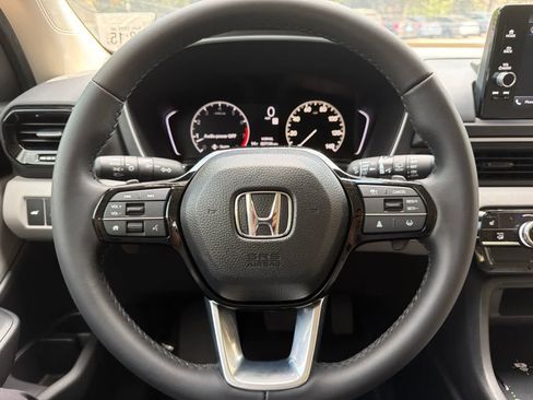Used 2025 Honda Pilot EX-L image 23