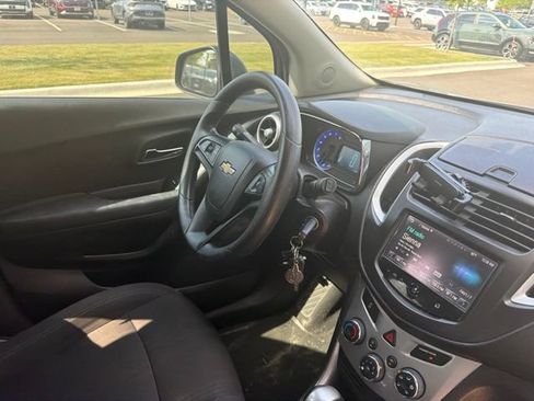 Used 2016 Chevrolet Trax LT AWD/4WD image 11