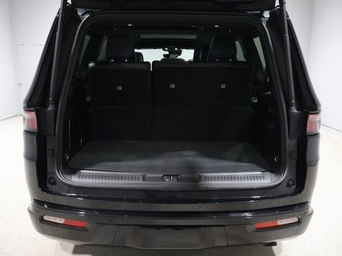 Used 2024 Jeep Wagoneer Series II w/ Convenience Group I image 21