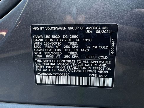 Used 2025 Volkswagen Atlas SE image 32