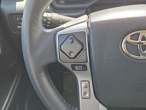 Used 2021 Toyota 4Runner SR5 Premium w/ Moonroof Package AWD/4WD image 18