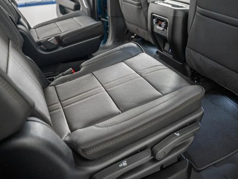 New 2026 Chevrolet Suburban High Country image 37