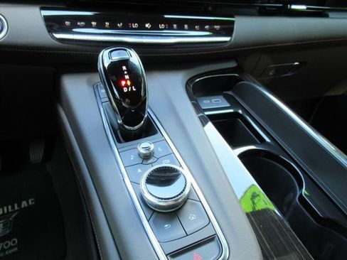 Certified 2024 Cadillac Escalade Sport w/ LPO, ONYX Package AWD/4WD image 29
