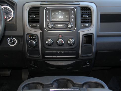 Used 2018 RAM 1500 Express image 22