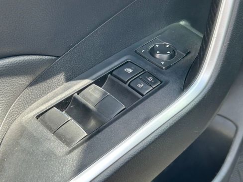 Used 2021 Toyota RAV4 XLE Premium image 23