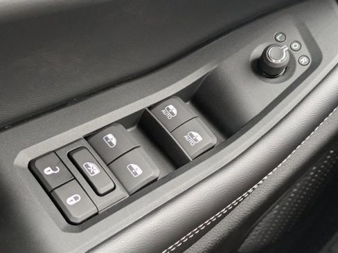 New 2025 Jeep Grand Cherokee Altitude image 21