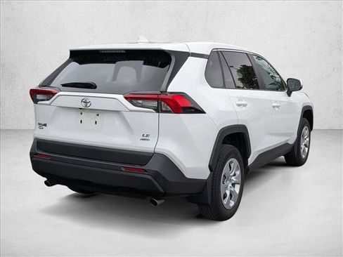 Used 2022 Toyota RAV4 LE AWD/4WD image 5