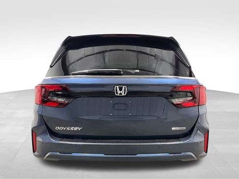 New 2026 Honda Odyssey Touring image 4