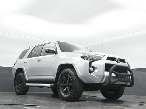 Used 2015 Toyota 4Runner SR5 Premium AWD/4WD image 10