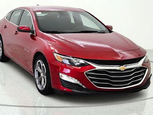 Used 2024 Chevrolet Malibu LT FWD image 2