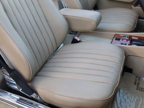 Used 1988 Mercedes-Benz 560 SL image 41