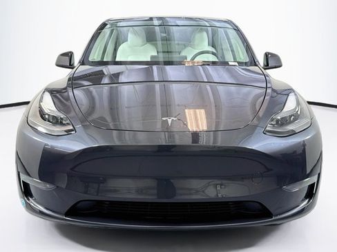 Used 2025 Tesla Model Y Long Range RWD image 2