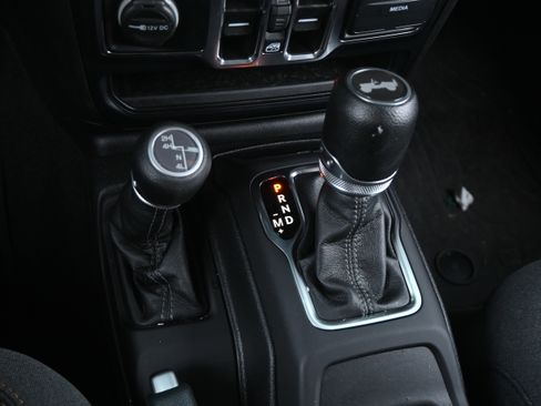 Used 2024 Jeep Wrangler Sahara w/ Safety Group image 10