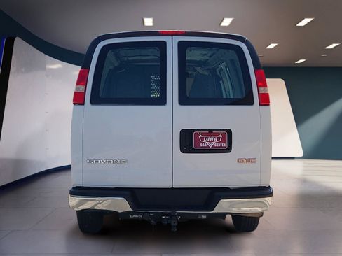Used 2018 GMC Savana 2500 w/ Driver Convenience Package RWD image 4