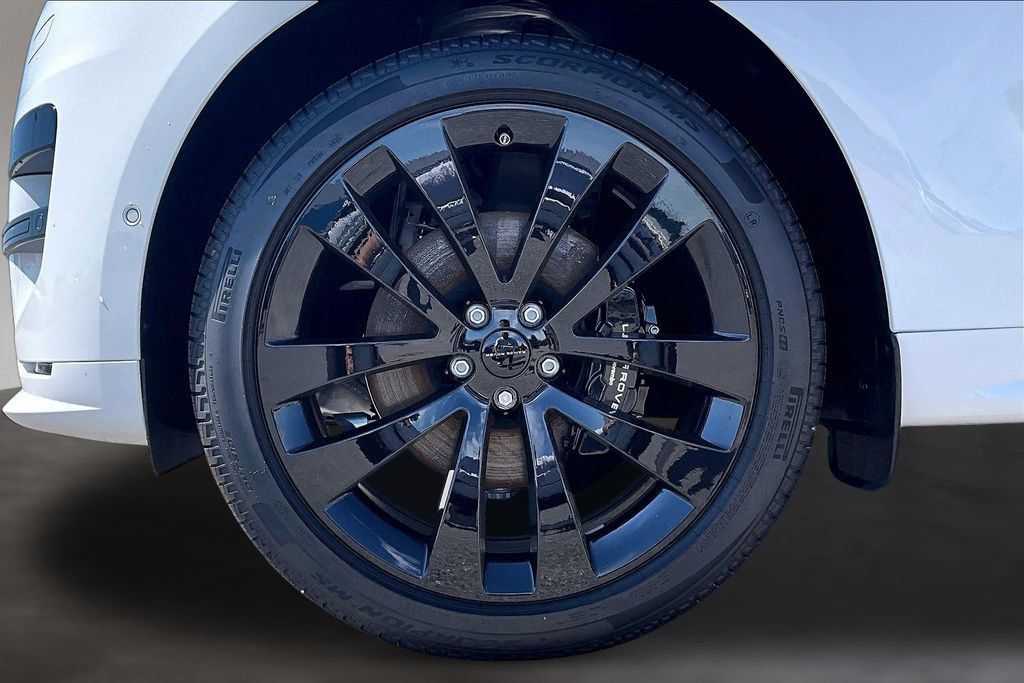 New 2026 Land Rover Range Rover Sport Dynamic SE AWD/4WD image 12