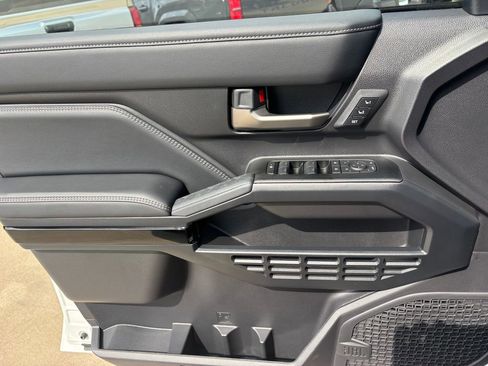 New 2026 Toyota 4Runner Limited AWD/4WD image 19