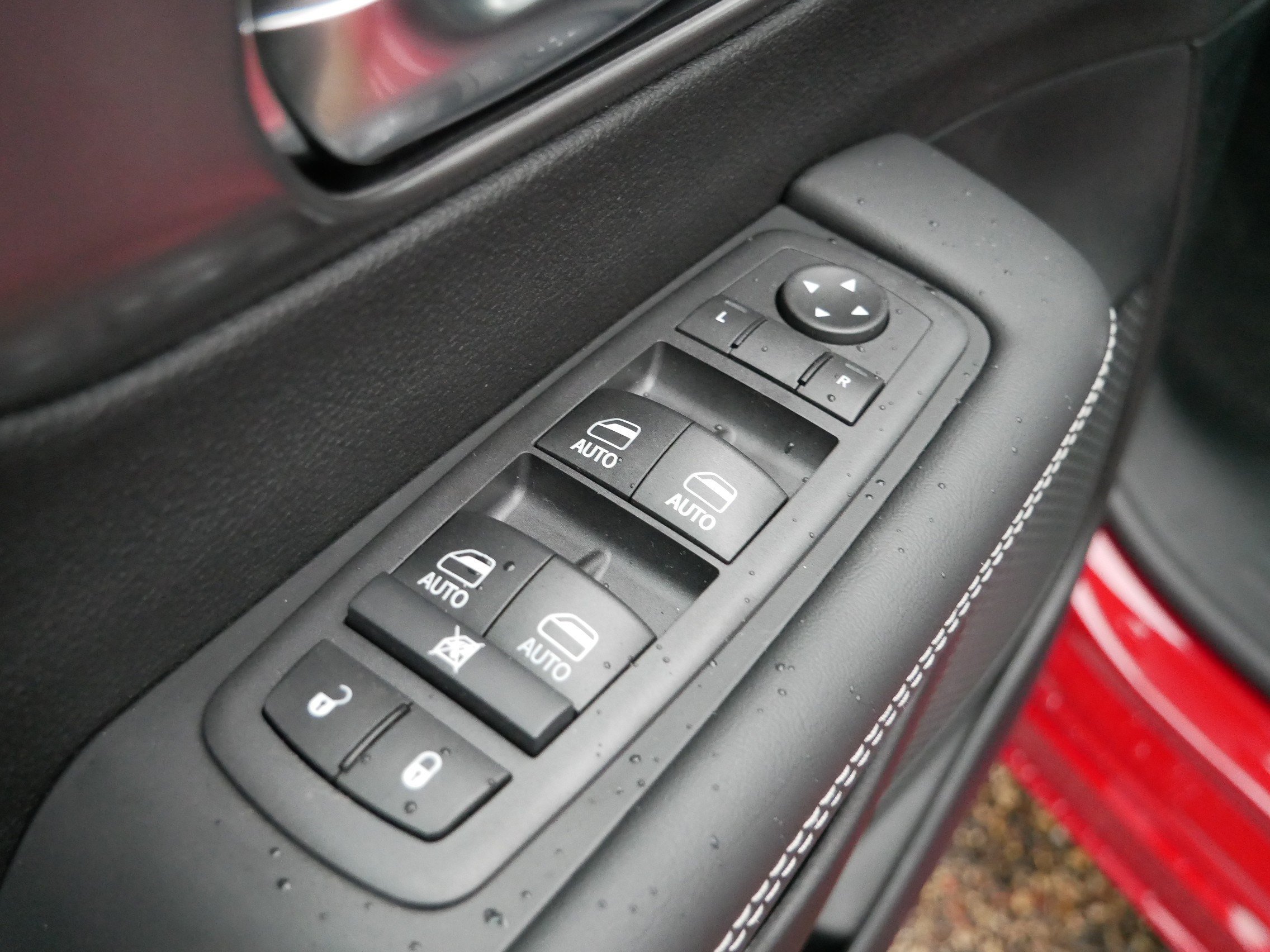 New 2026 Chrysler Pacifica Select AWD/4WD image 12