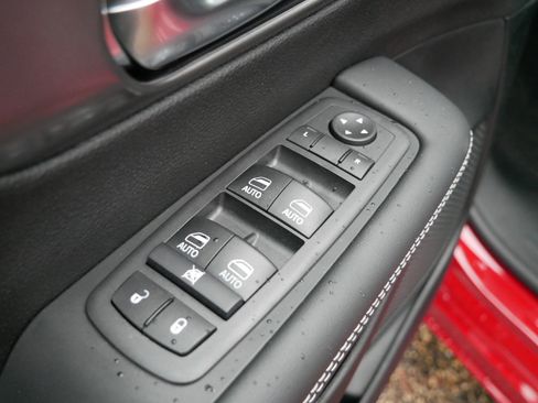 New 2026 Chrysler Pacifica Select image 12