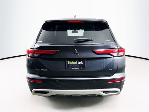 Used 2024 Mitsubishi Outlander SE image 7