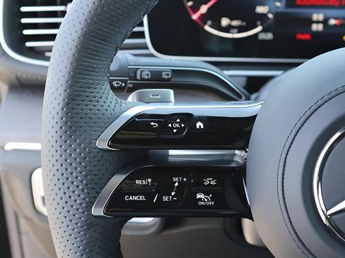 New 2026 Mercedes-Benz GLS 450 4MATIC image 33