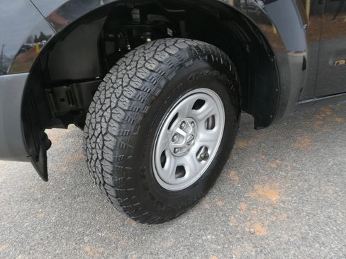 Used 2019 Nissan Frontier S image 30