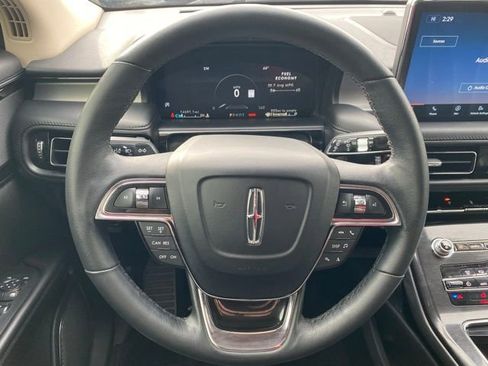 Used 2023 Lincoln Nautilus AWD w/ Premium Package image 14