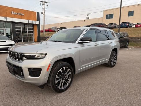 New 2025 Jeep Grand Cherokee L Overland w/ Advanced Protech Group III image 8