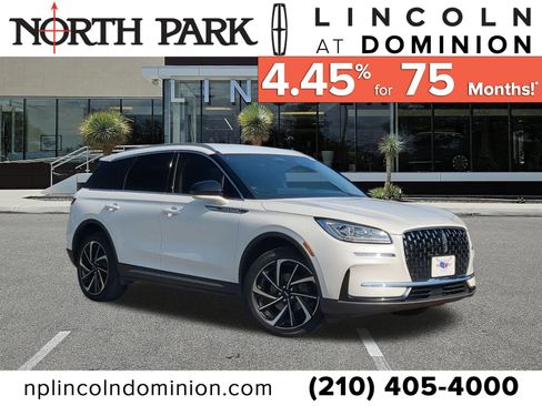 Used 2024 Lincoln Corsair Reserve image 1