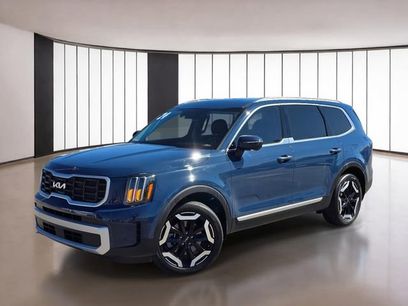 Used 2024 Kia Telluride S w/ S Sunroof Package