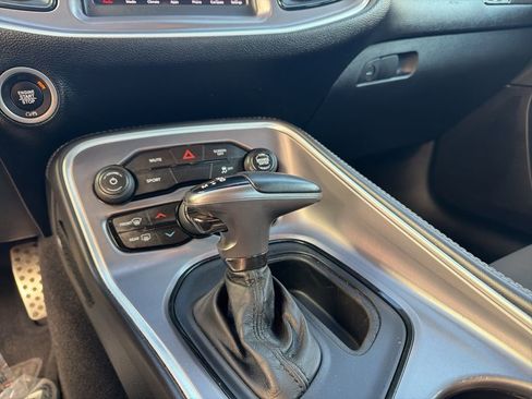 Used 2019 Dodge Challenger SXT image 22