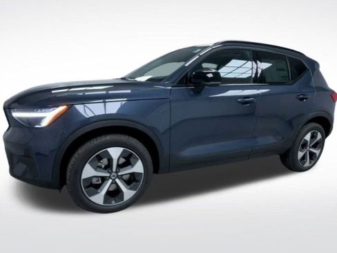 New 2026 Volvo XC40 B5 Core w/ Climate Package image 20