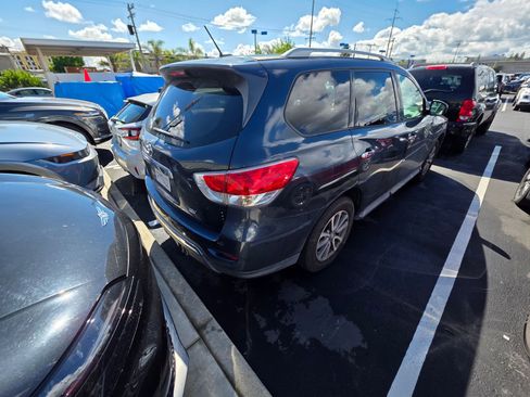 Used 2013 Nissan Pathfinder SV w/ Trailer Tow Pkg image 3