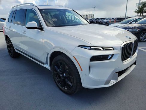 Used 2025 BMW X7 xDrive40i w/ Premium Package AWD/4WD image 8