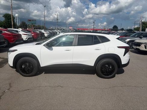 New 2026 Chevrolet Trax LT w/ Driver Confidence Package FWD image 3