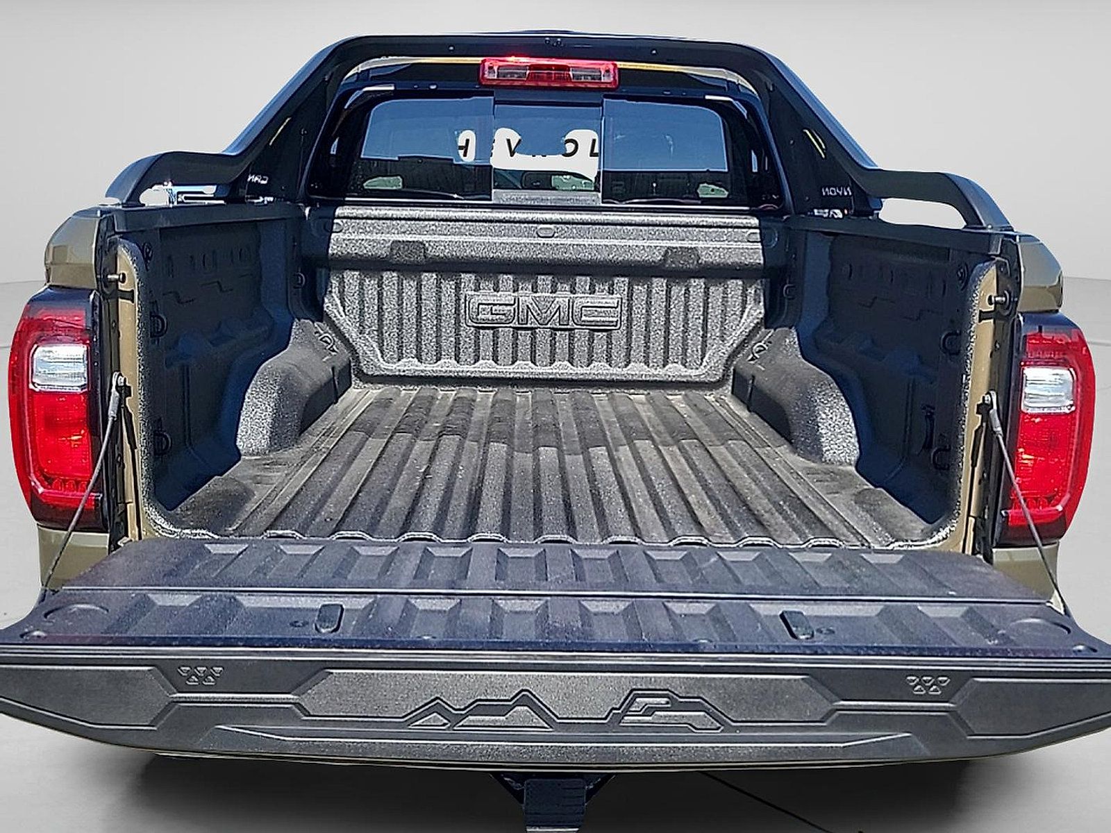 Used 2025 GMC Canyon AT4 w/ Nightfall Edition AWD/4WD image 30