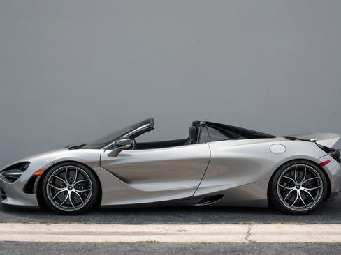Used 2020 McLaren 720S Spider RWD image 22