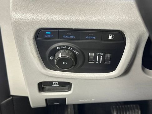 Used 2022 Jeep Grand Cherokee Overland w/ Advanced Protech Group III image 19