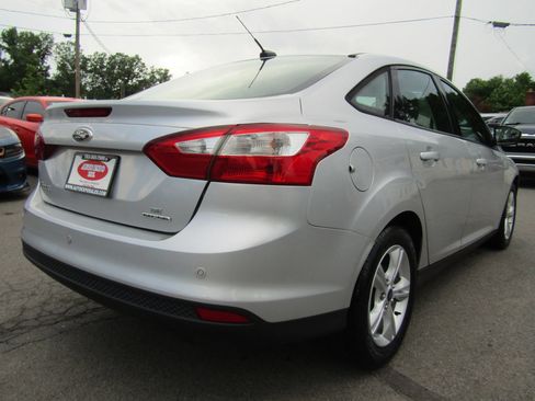 Used 2013 Ford Focus SE w/ SE Winter Pkg FWD image 7