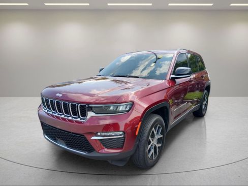 Used 2024 Jeep Grand Cherokee Limited AWD/4WD image 1