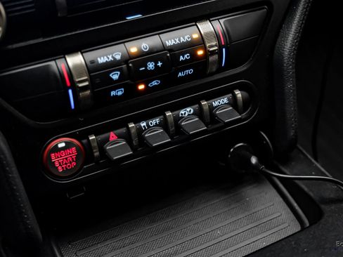 Used 2022 Ford Mustang Shelby GT500 w/ Carbon Fiber Track Pack image 54