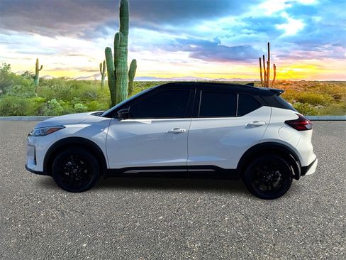 Used 2024 Nissan Kicks SR w/ SR Premium Package image 6