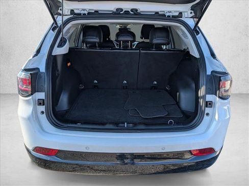 Used 2022 Jeep Compass Limited w/ Elite Group image 6