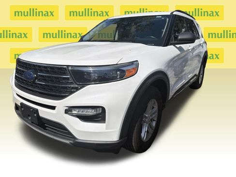 Used 2020 Ford Explorer XLT w/ Equipment Group 202A AWD/4WD image 36