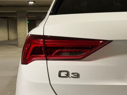 Used 2024 Audi Q3 2.0T Premium w/ Convenience Package AWD/4WD image 29
