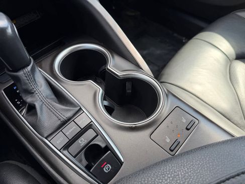 Used 2021 Toyota Camry XLE AWD/4WD image 13