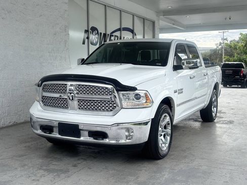 Used 2014 RAM 1500 Laramie w/ Convenience Group AWD/4WD image 3