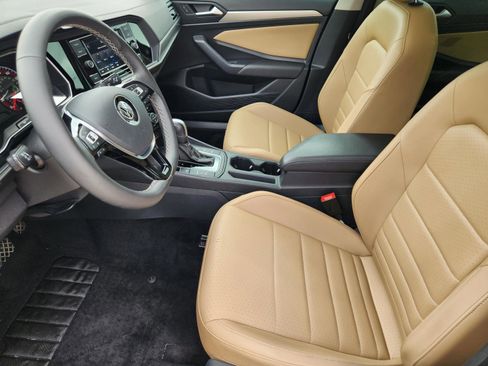 Used 2021 Volkswagen Jetta SE image 13