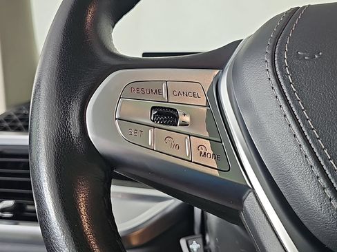 Used 2025 BMW X7 xDrive40i AWD/4WD image 17